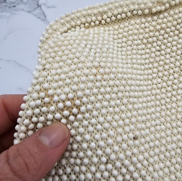 vintage 60s creamy white monochrome bead maximalist small clutch purse - Picture 11 of 11